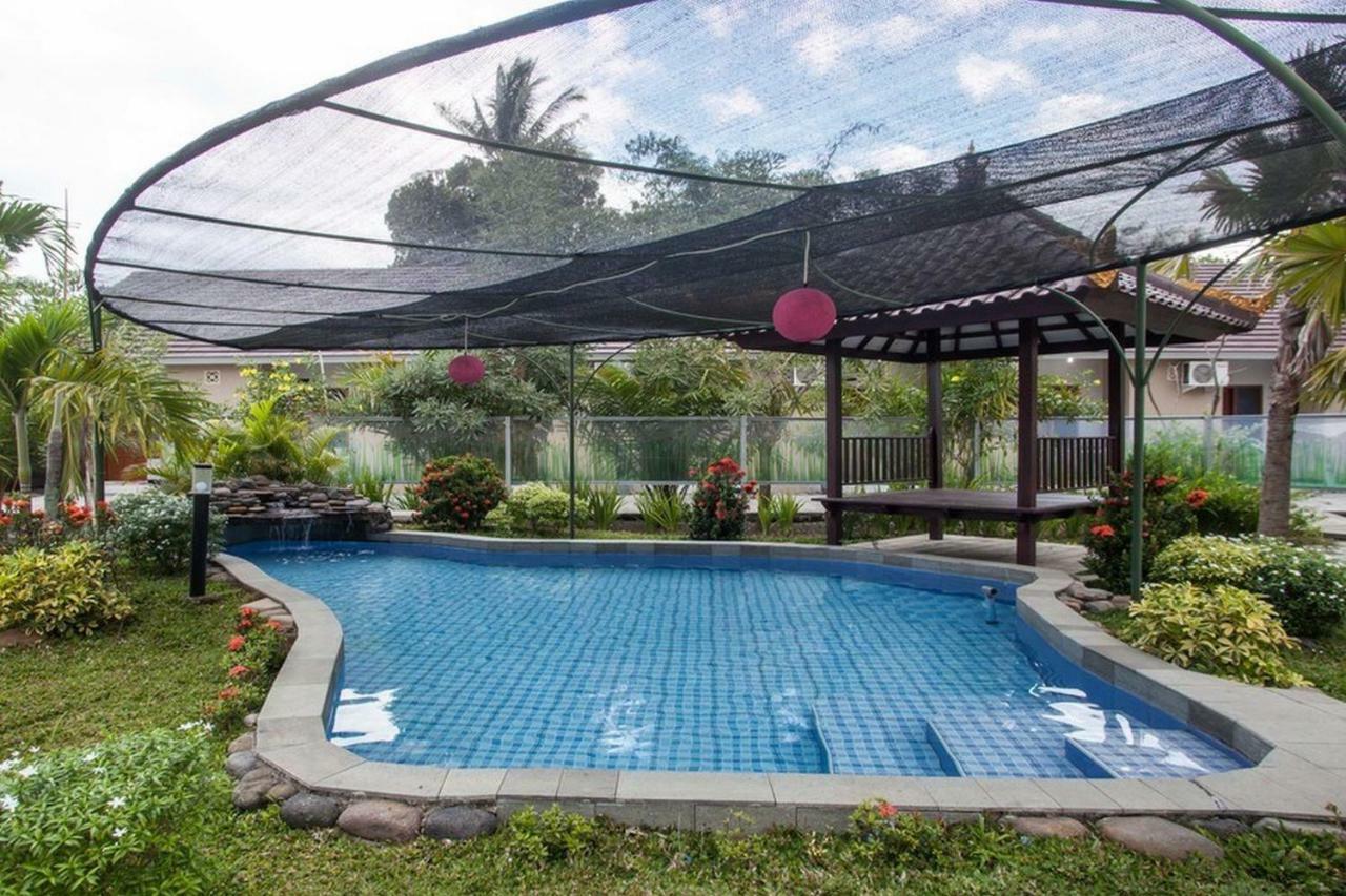 Reddoorz Syariah Plus Near Banyuwangi Airport 외부 사진